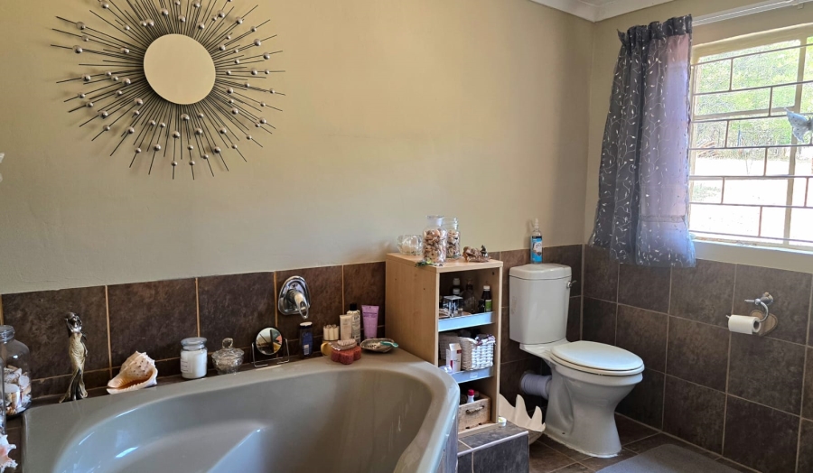 Commercial Property for Sale in Rhenosterhoek A H North West